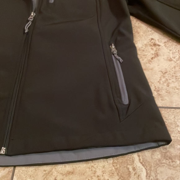 Free Country Soft-Shell jacket. Size M, black - Picture 5 of 13